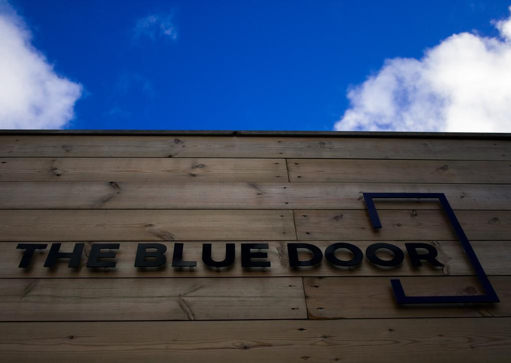 The Blue Door Panzió New Quay Kültér fotó